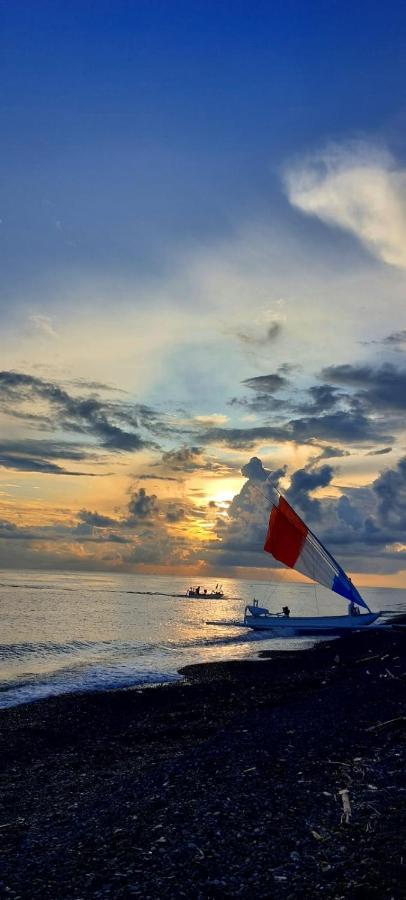 The Shooting Star Homestay Amed Exteriér fotografie